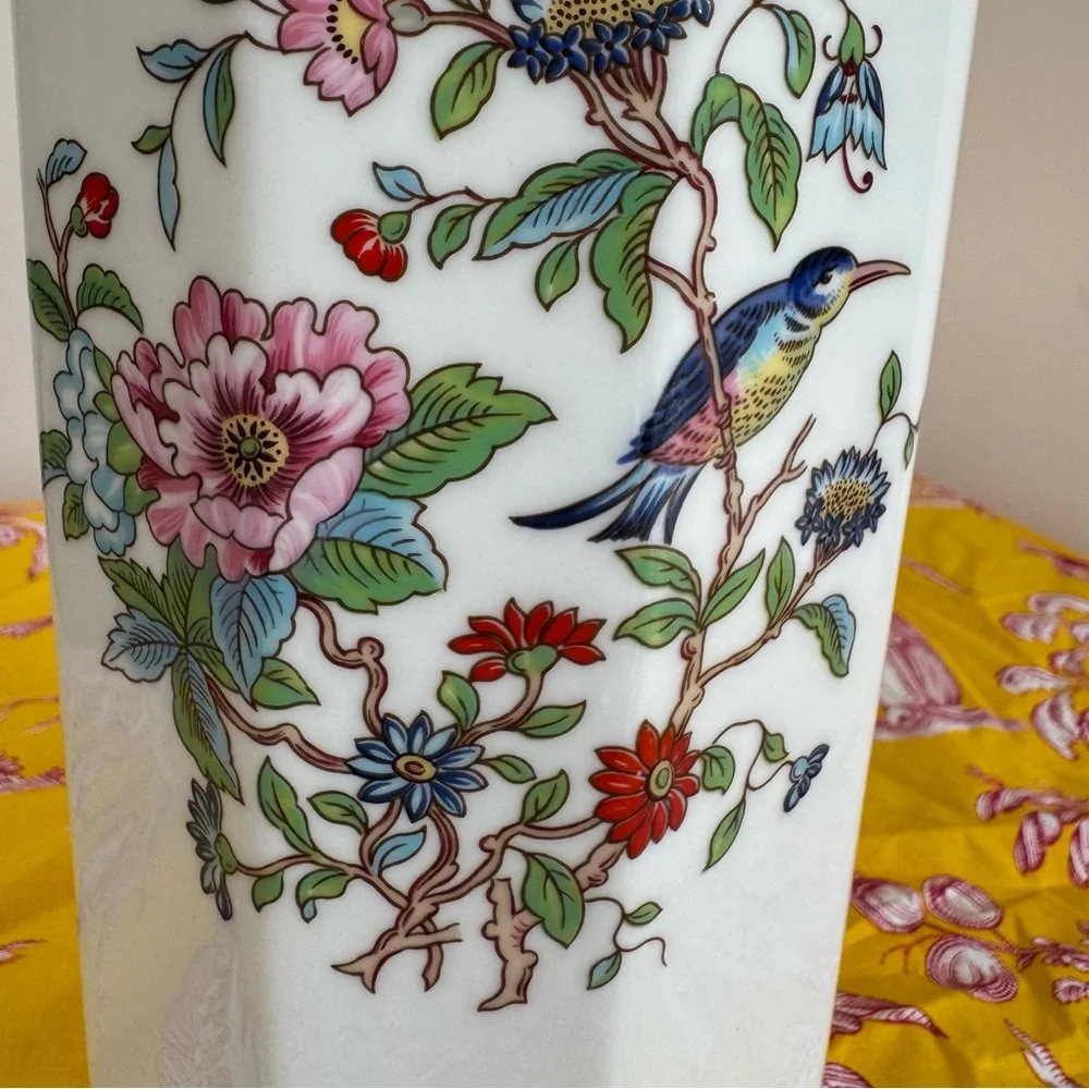 Aynsley Pembroke Gold Trim Porcelain Vase England Chinoiserie Garden Floral